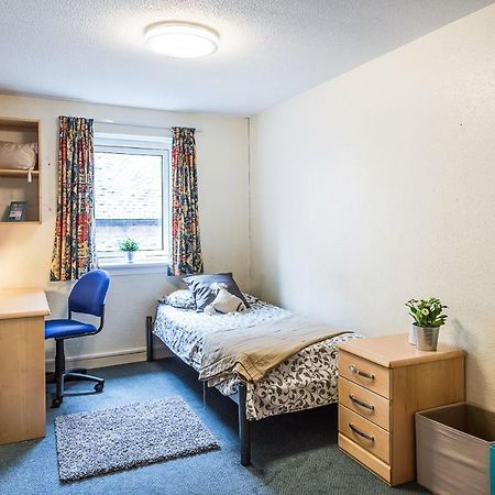 Joivy Budget 4,5 And 6 Bed Private Flats, In Historic Old Town (Adults Only) EDI Eksteriør billede