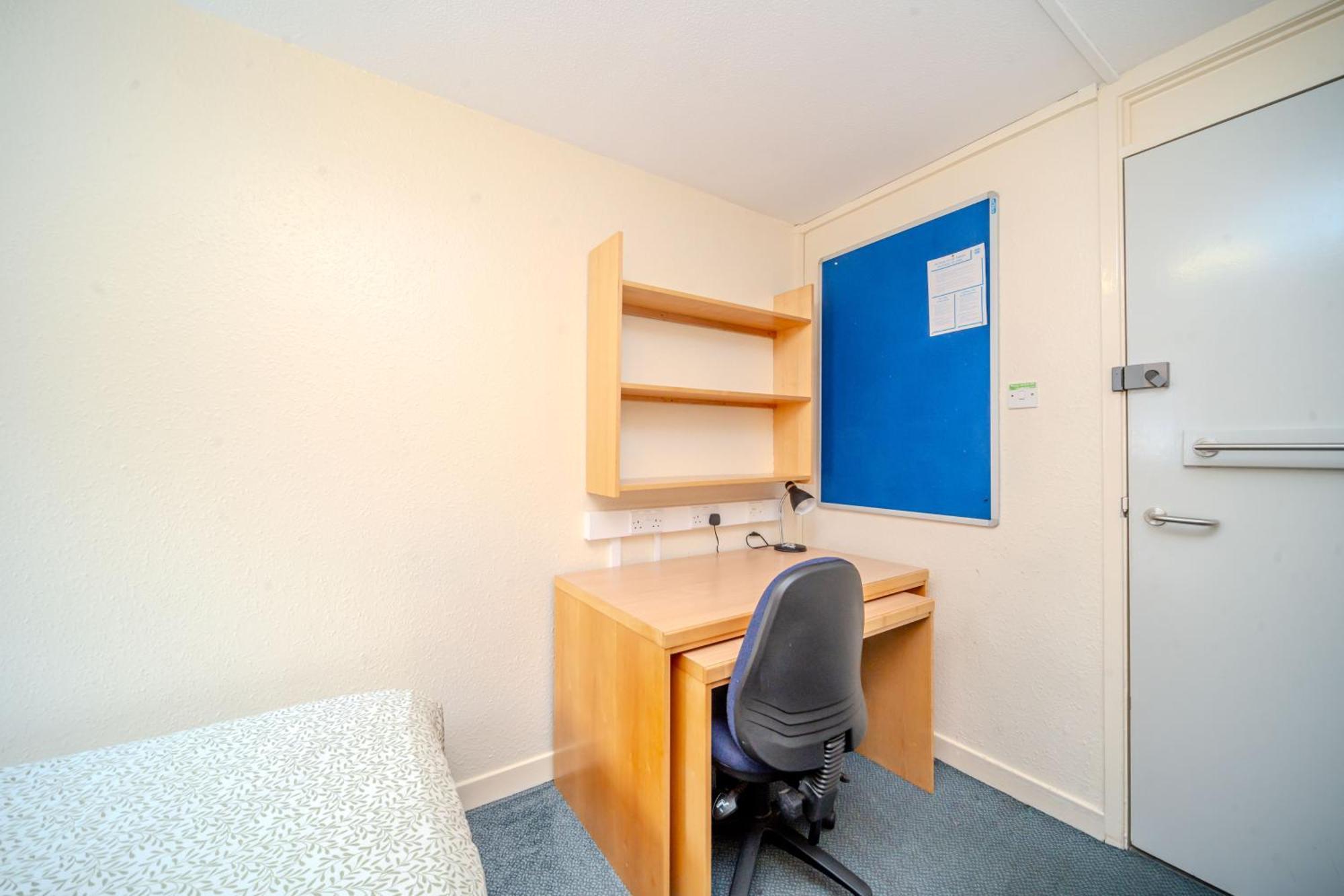 Joivy Budget 4,5 And 6 Bed Private Flats, In Historic Old Town (Adults Only) EDI Eksteriør billede