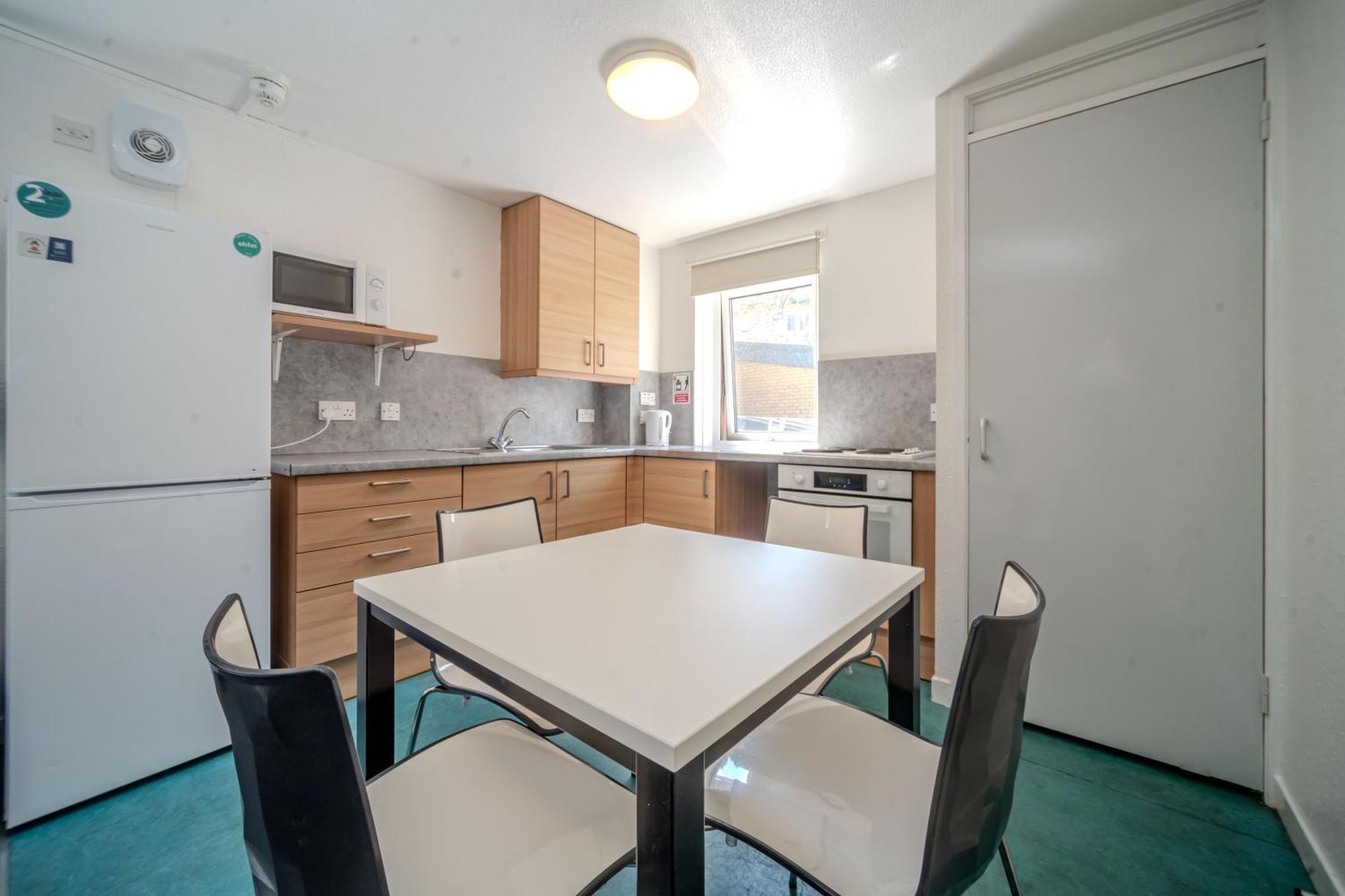 Joivy Budget 4,5 And 6 Bed Private Flats, In Historic Old Town (Adults Only) EDI Eksteriør billede