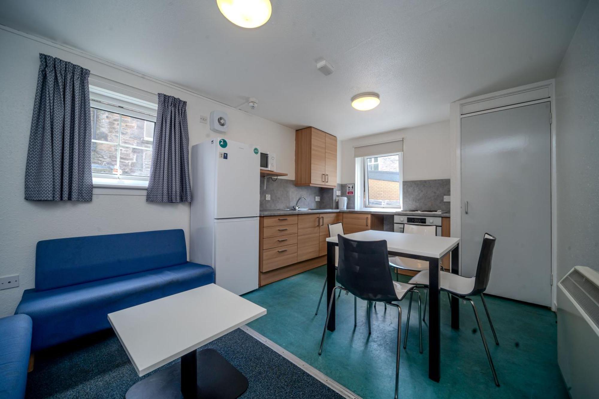 Joivy Budget 4,5 And 6 Bed Private Flats, In Historic Old Town (Adults Only) EDI Eksteriør billede