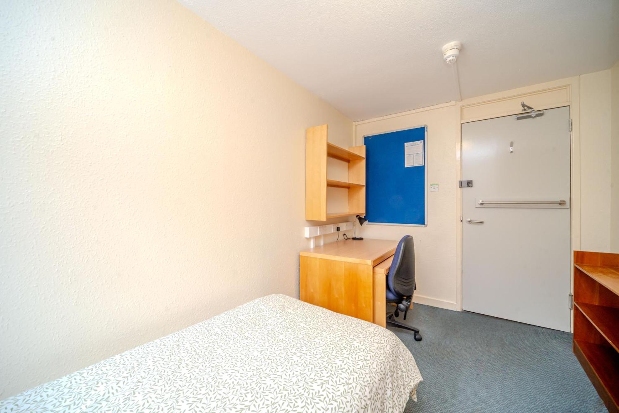 Joivy Budget 4,5 And 6 Bed Private Flats, In Historic Old Town (Adults Only) EDI Eksteriør billede